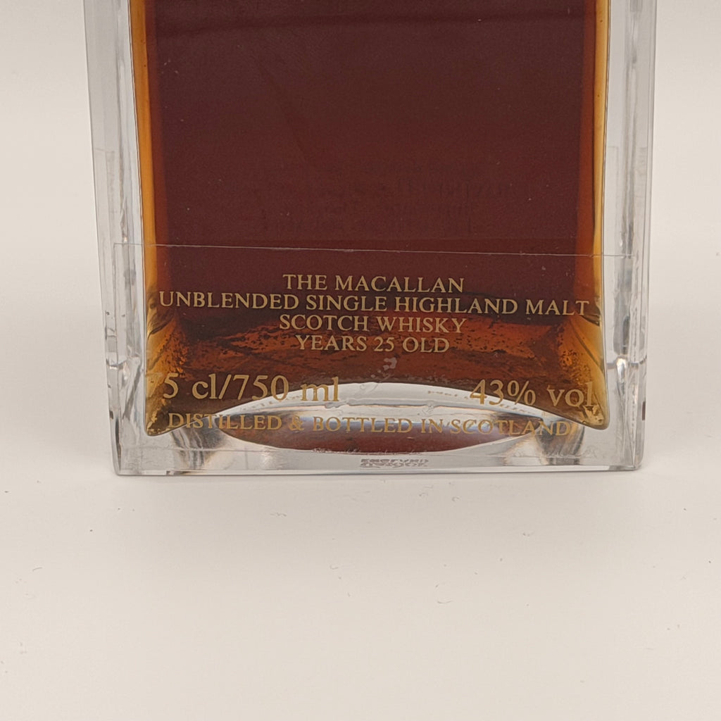 Macallan 25 years old Tudor Decanter